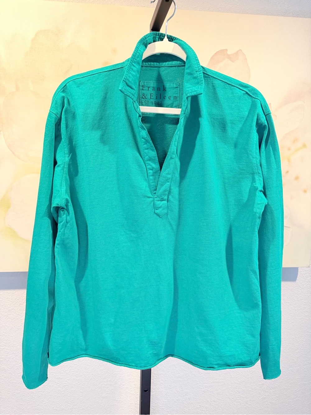 🆕Frank & Eileen Patrick Popover Henley in Birdie Green - Picture 6 of 8